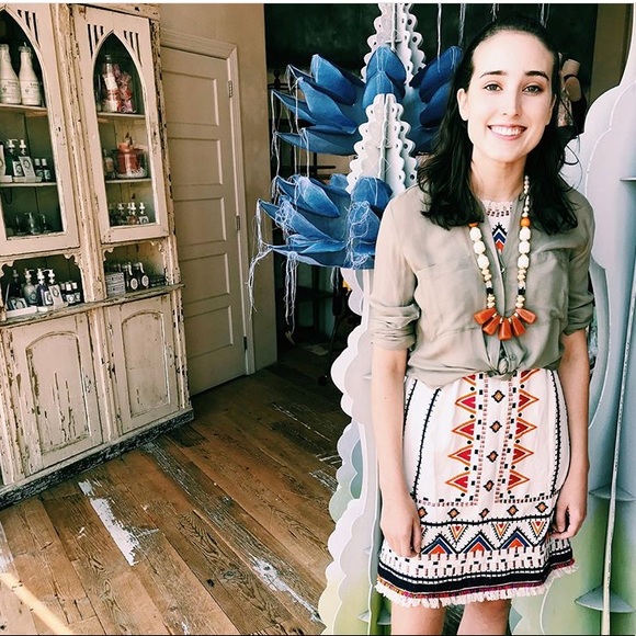 Meet your Posher, Emily - Picture 4 of 6